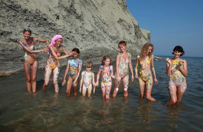 Purenudism de la famille de la galerie photo, le naturisme [Sunny Beach, Mer Méditerranée]