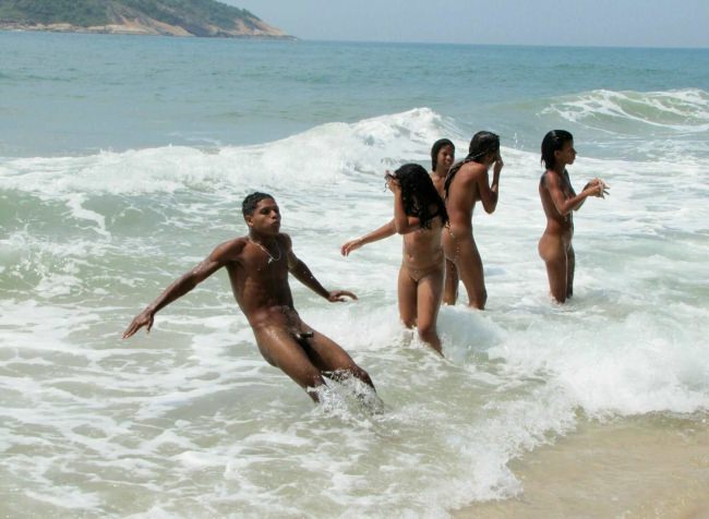 Pure nudisme galerie de la famille nudiste ados filles et garçons de la photo [Naturisme Brésil]